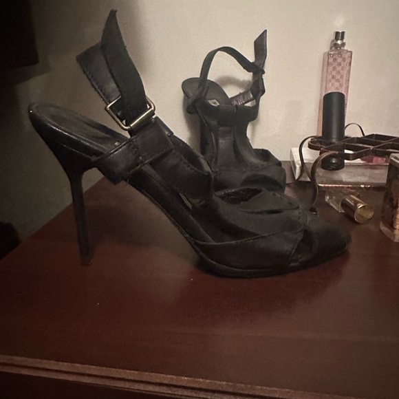 Authentic Manolo Blahnik heels - Picture 4 of 7